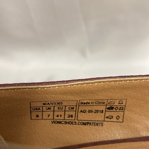 Vionic Madison Mia Snake Embossed Leather Pumps Heels Burgundy Size 9 - Picture 6 of 7